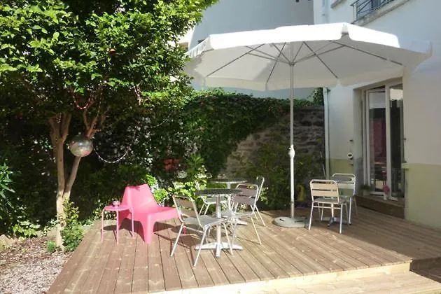 **  Little Lodge Hotel Brest Frankrike